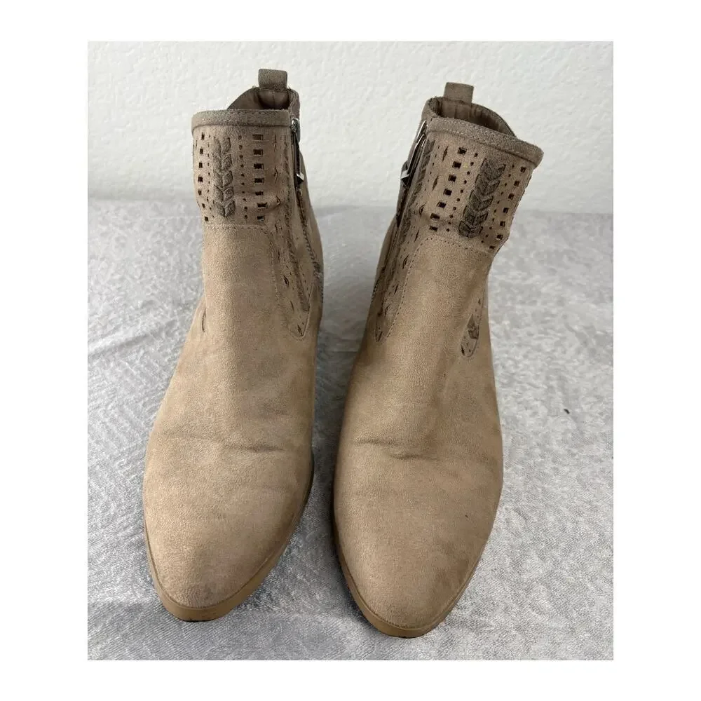 Reports Womens Ankle Boots Tan Size 8.5 Suede Bootie Perforated Coastal Cowgirl